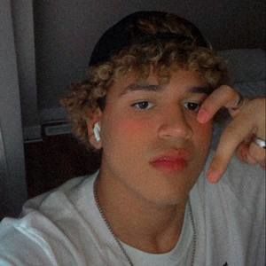 Meet your Posher, Erick